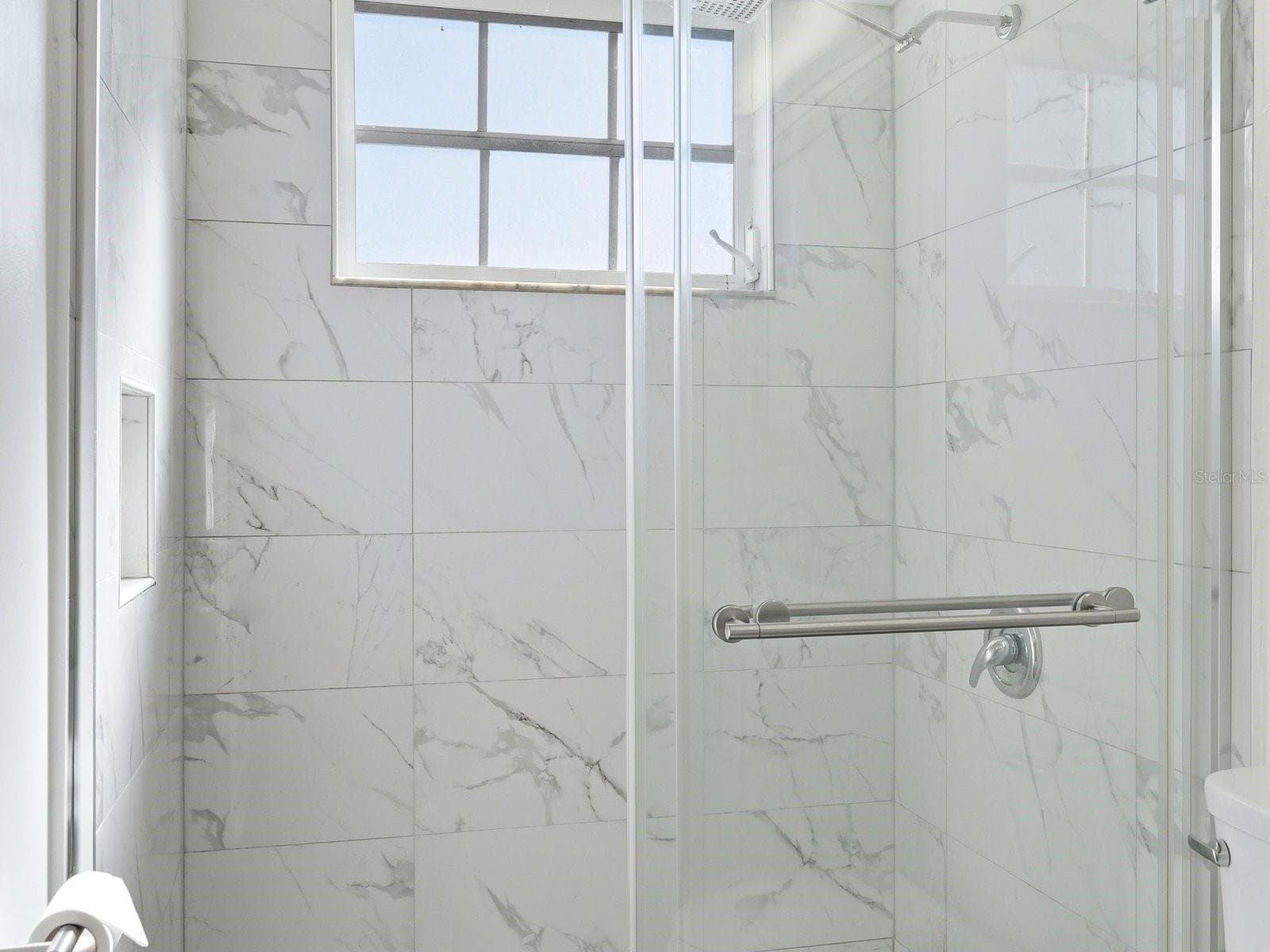 Walk in shower - 22104 LANDIS AVE, PORT CHARLOTTE