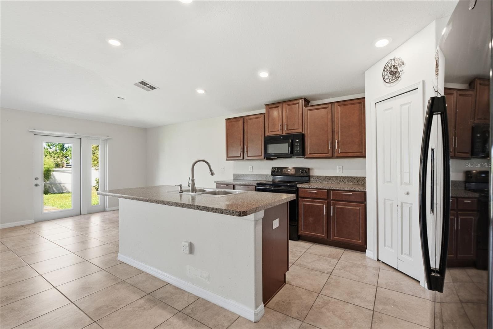 Single Family Residence at 15701 DEMORY POINT PL, SUN CITY CENTER, photo 9 of 42
