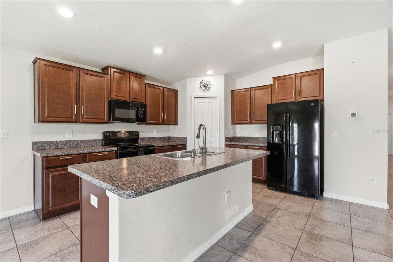 Single Family Residence at 15701 DEMORY POINT PL, SUN CITY CENTER, photo 10 of 42