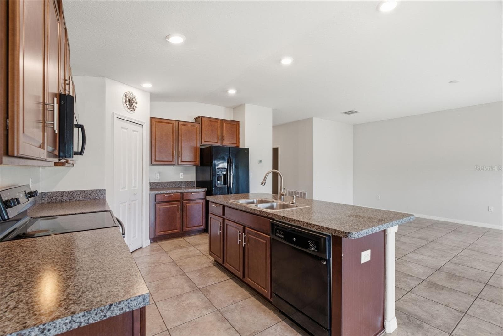 Single Family Residence at 15701 DEMORY POINT PL, SUN CITY CENTER, photo 11 of 42