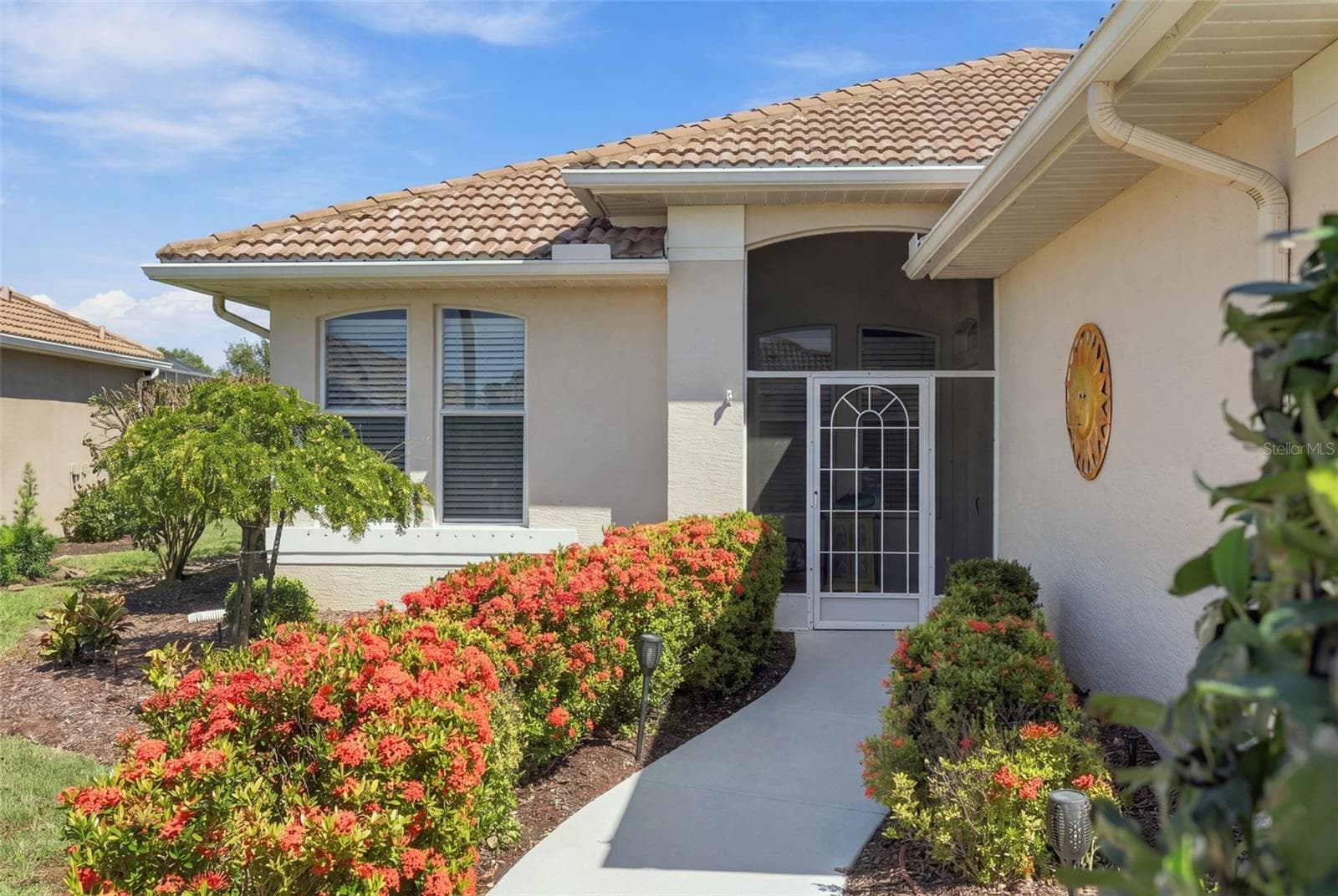 Single Family Residence at 687 LAKESCENE DR, VENICE, photo 4 of 53