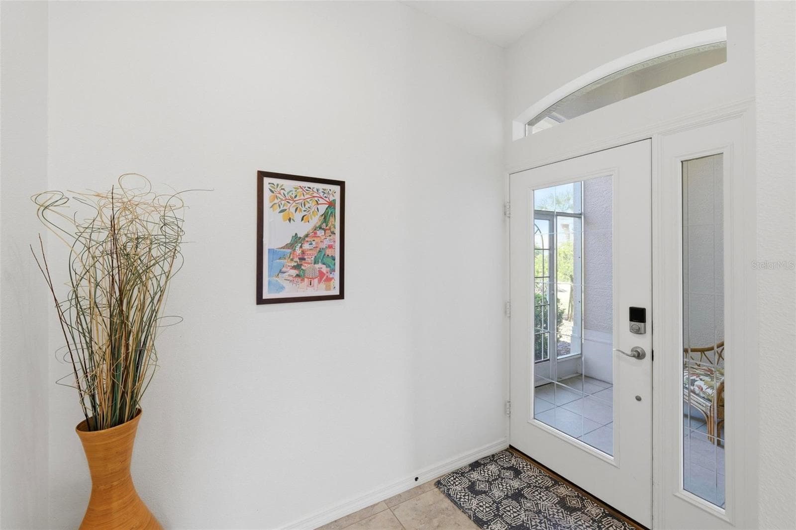 Front door into foyer - 687 LAKESCENE DR, VENICE