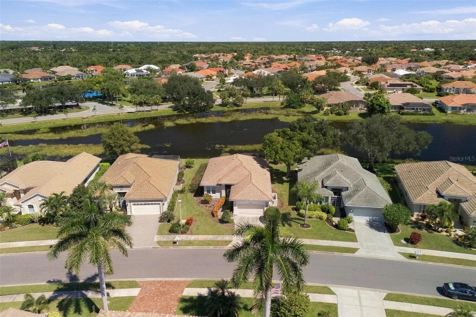 Single Family Residence at 687 LAKESCENE DR, VENICE, photo 45 of 53