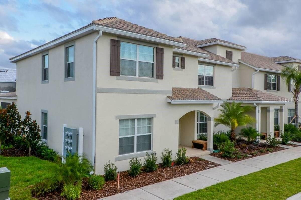 4870 CLOCK TOWER DR