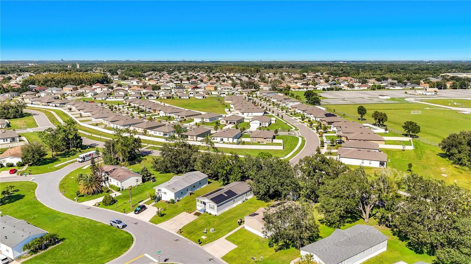 Manufactured Home at 2733 RIVKIN DR, KISSIMMEE, photo 5 of 53