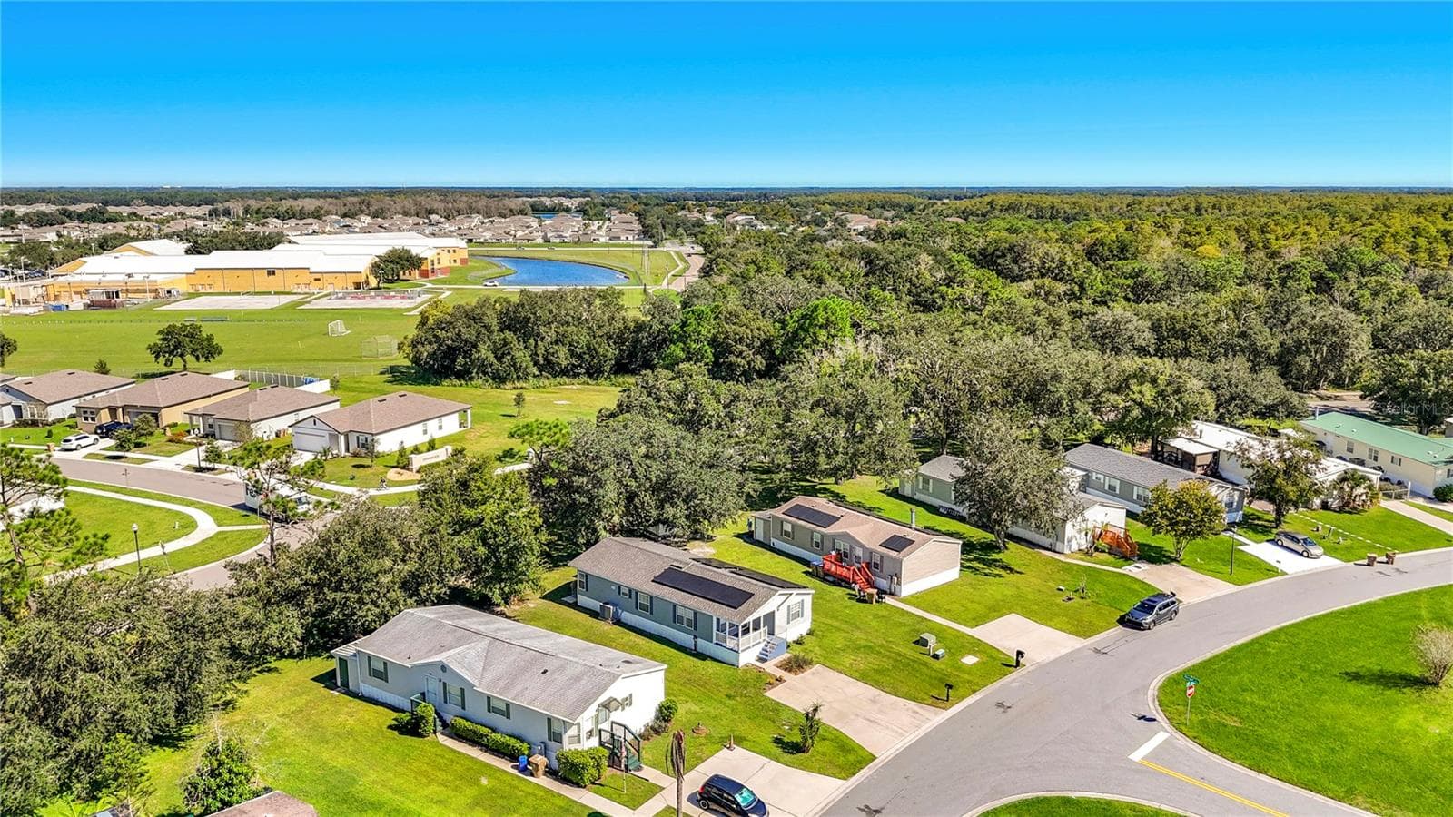 Manufactured Home at 2733 RIVKIN DR, KISSIMMEE, photo 6 of 53