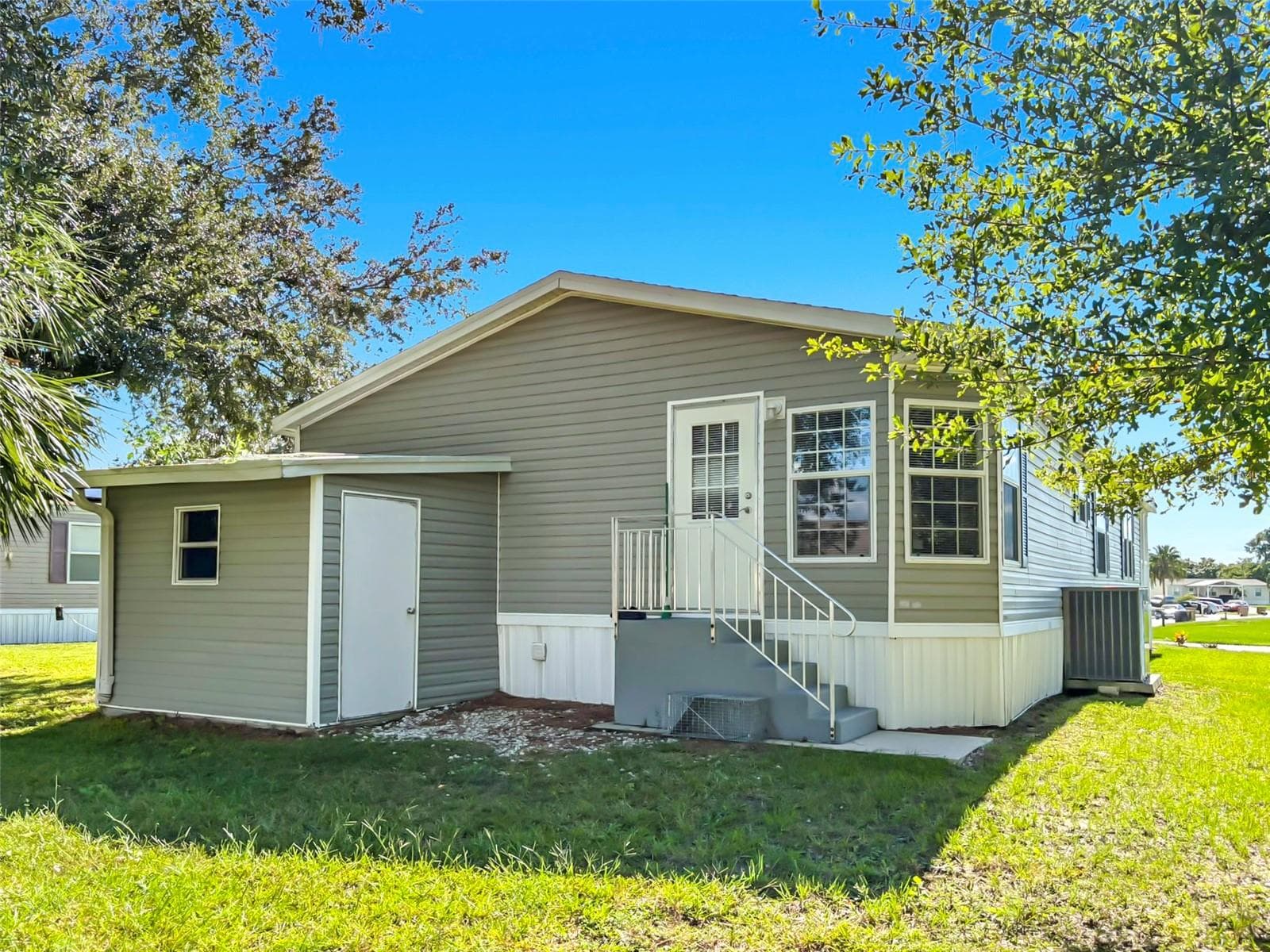 Manufactured Home at 2733 RIVKIN DR, KISSIMMEE, photo 11 of 53