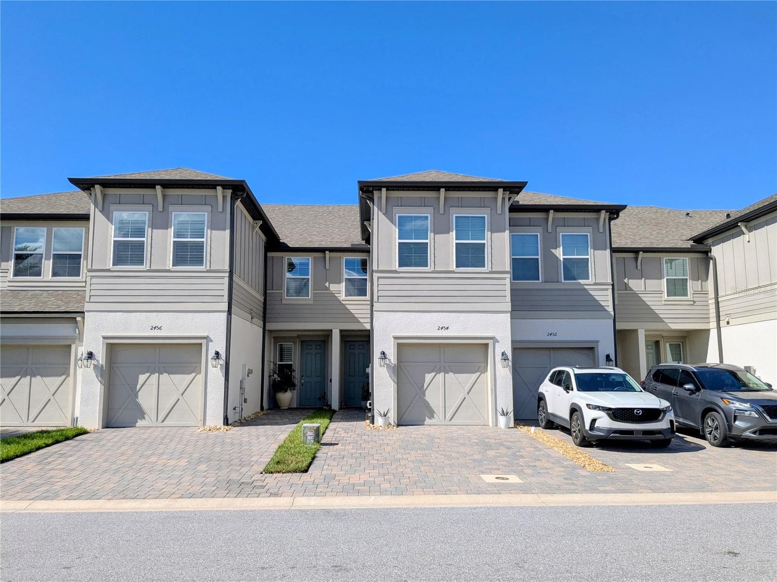 Townhouse at 2454 FOGGY CREEK CIR, CLEARWATER, photo 2 of 32