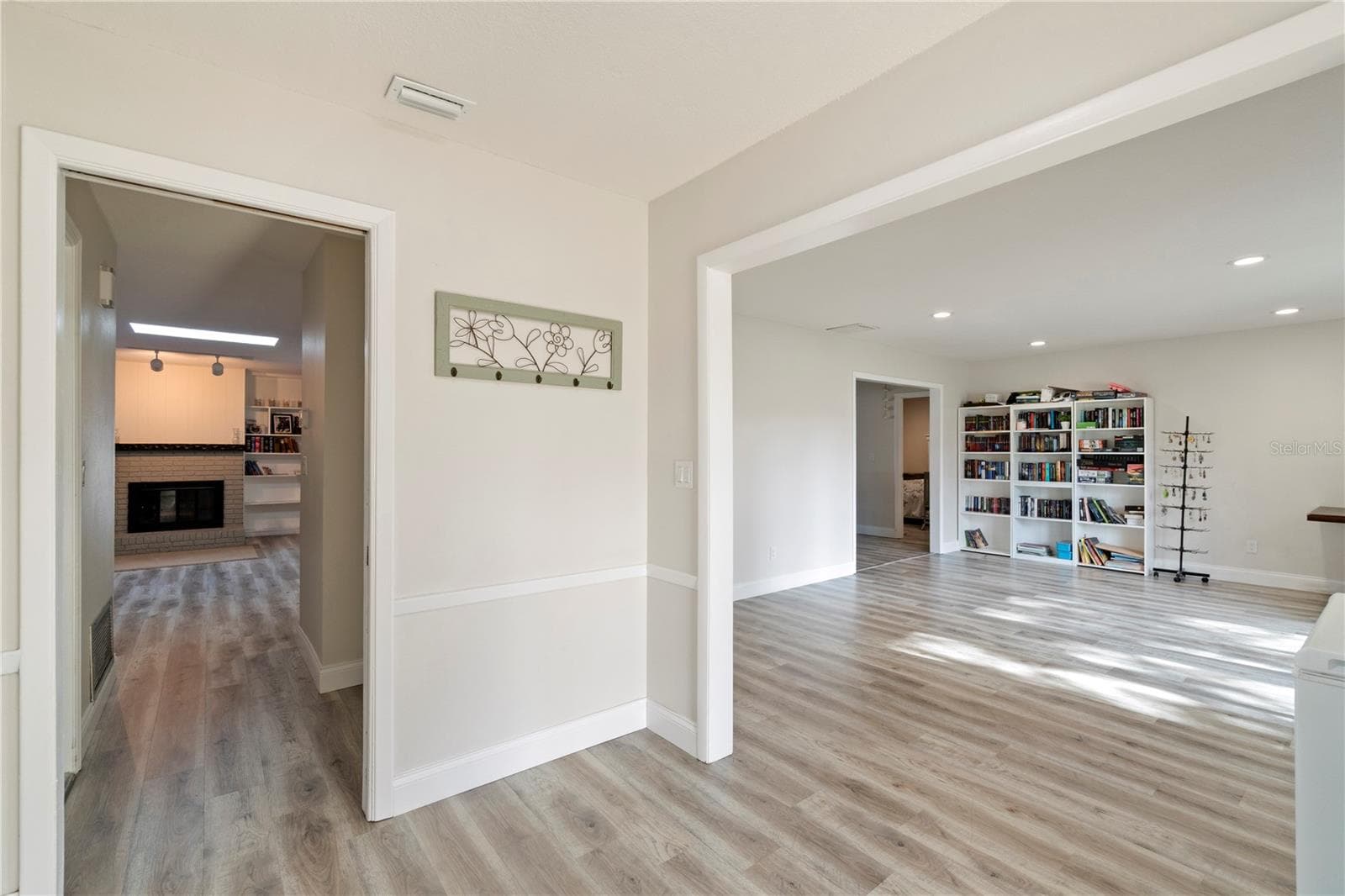 Foyer - 235 TOLLGATE TRL, LONGWOOD