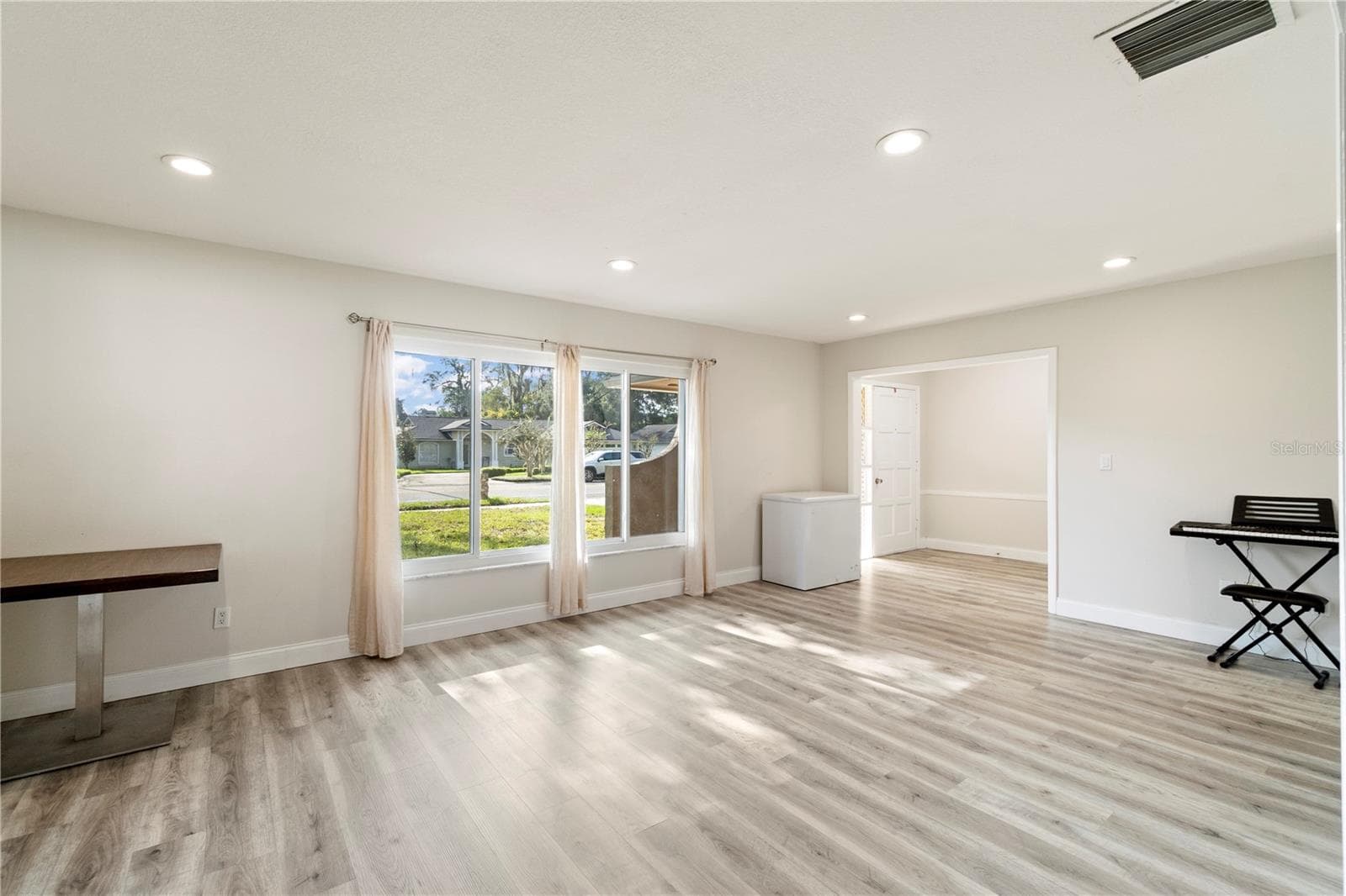 Front Room - 235 TOLLGATE TRL, LONGWOOD