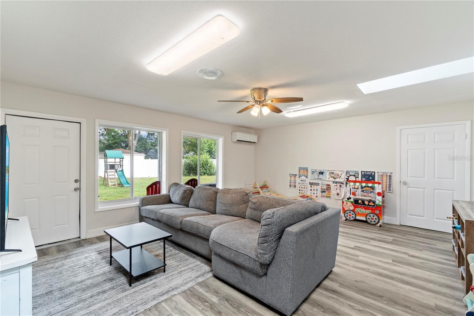 Living/ Flex Room - 235 TOLLGATE TRL, LONGWOOD