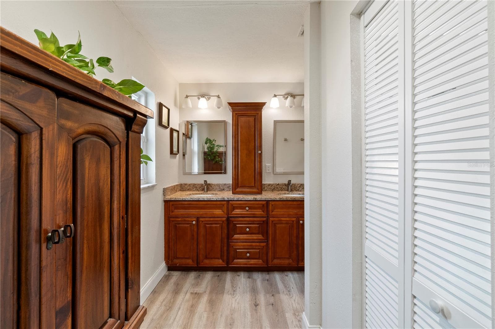 Master Bath/ Walk-in Closet - 235 TOLLGATE TRL, LONGWOOD