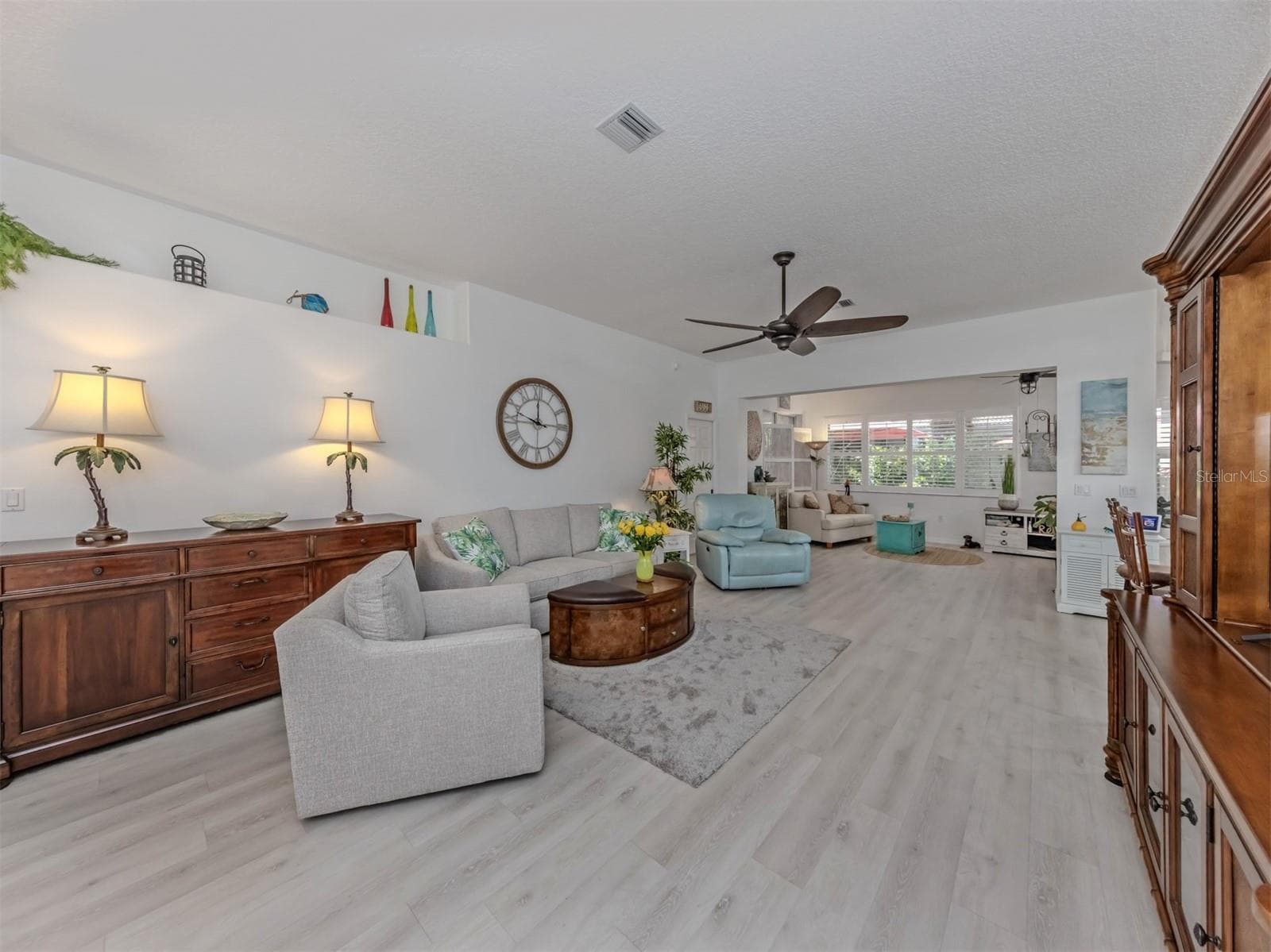 Single Family Residence at 1102 SOUTHLAKE CT, VENICE, photo 3 of 54