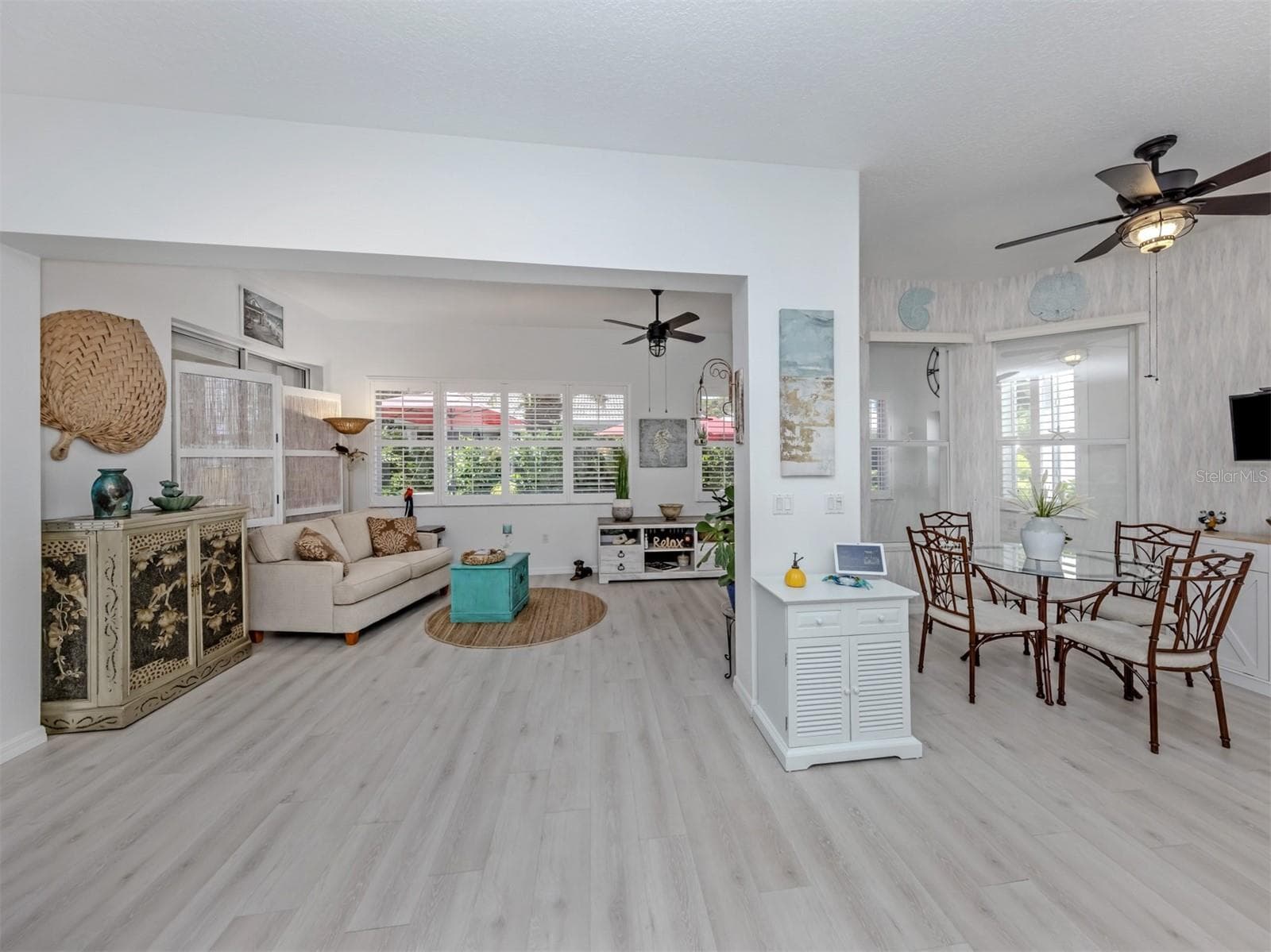 Single Family Residence at 1102 SOUTHLAKE CT, VENICE, photo 10 of 54