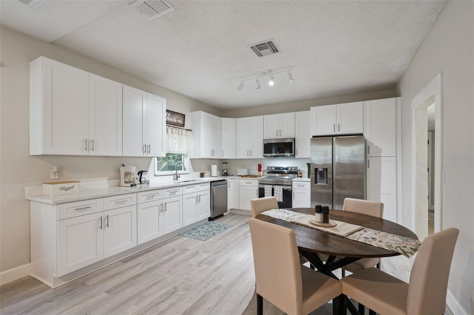 kitchen/ dining room - 2415 S LAUREL AVE, SANFORD