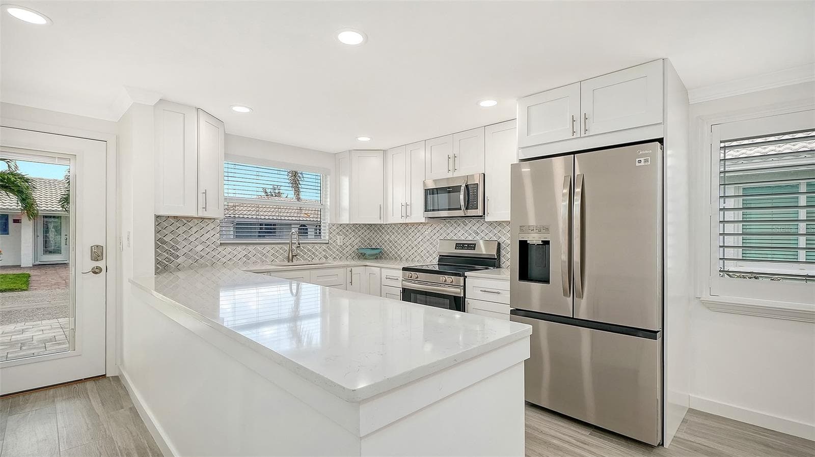 Half Duplex at 917 SPANISH DR N, LONGBOAT KEY, photo 8 of 75
