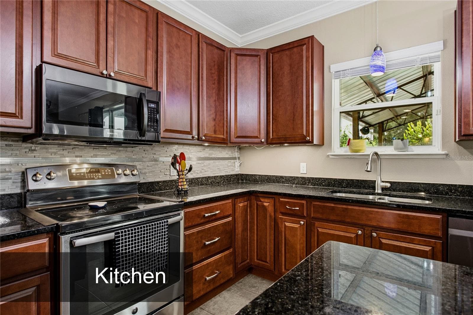 Kitchen - 24533 SW 11TH RD, NEWBERRY