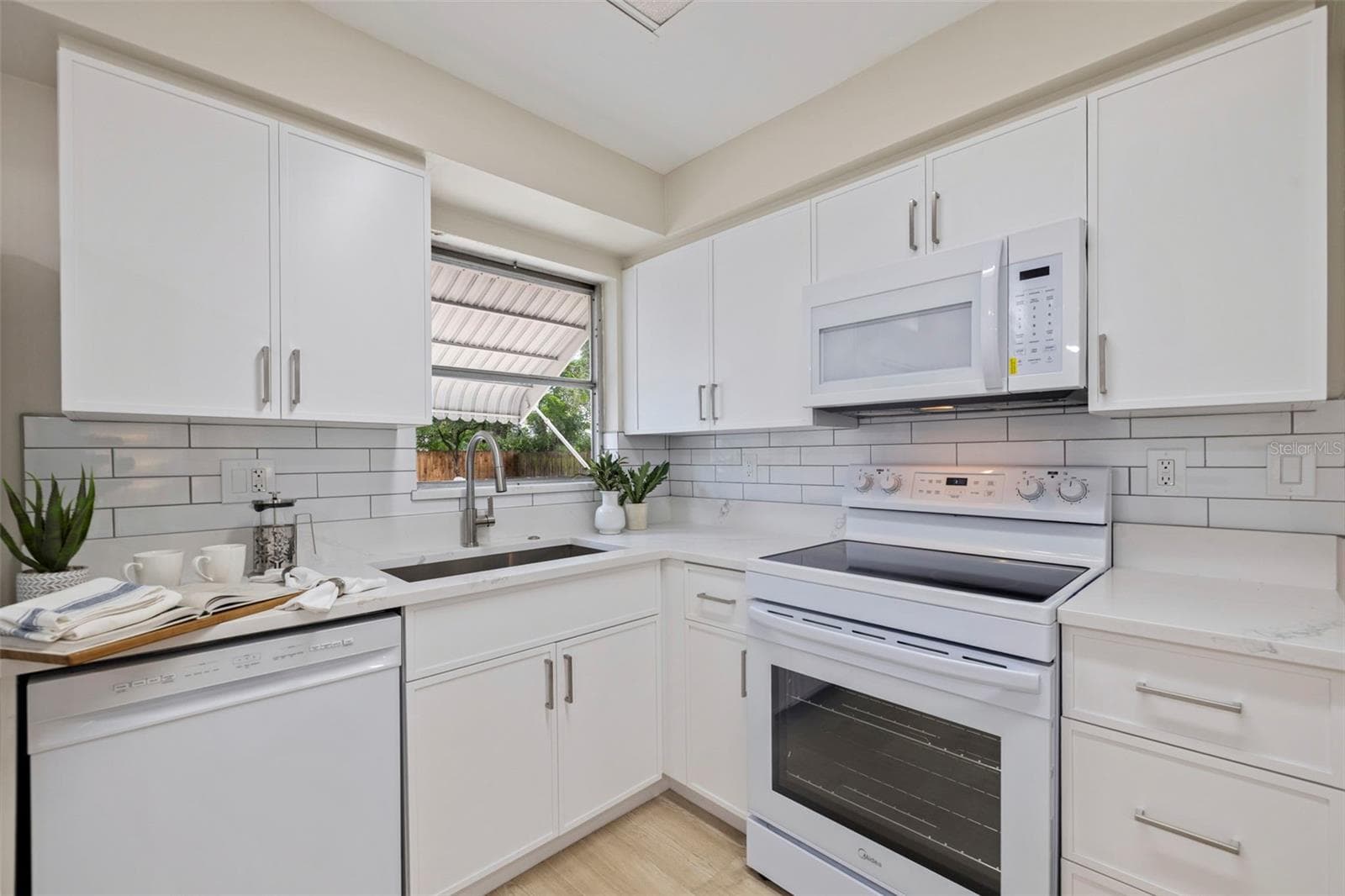 Single Family Residence at 110 N NIMBUS AVE, CLEARWATER, photo 11 of 35