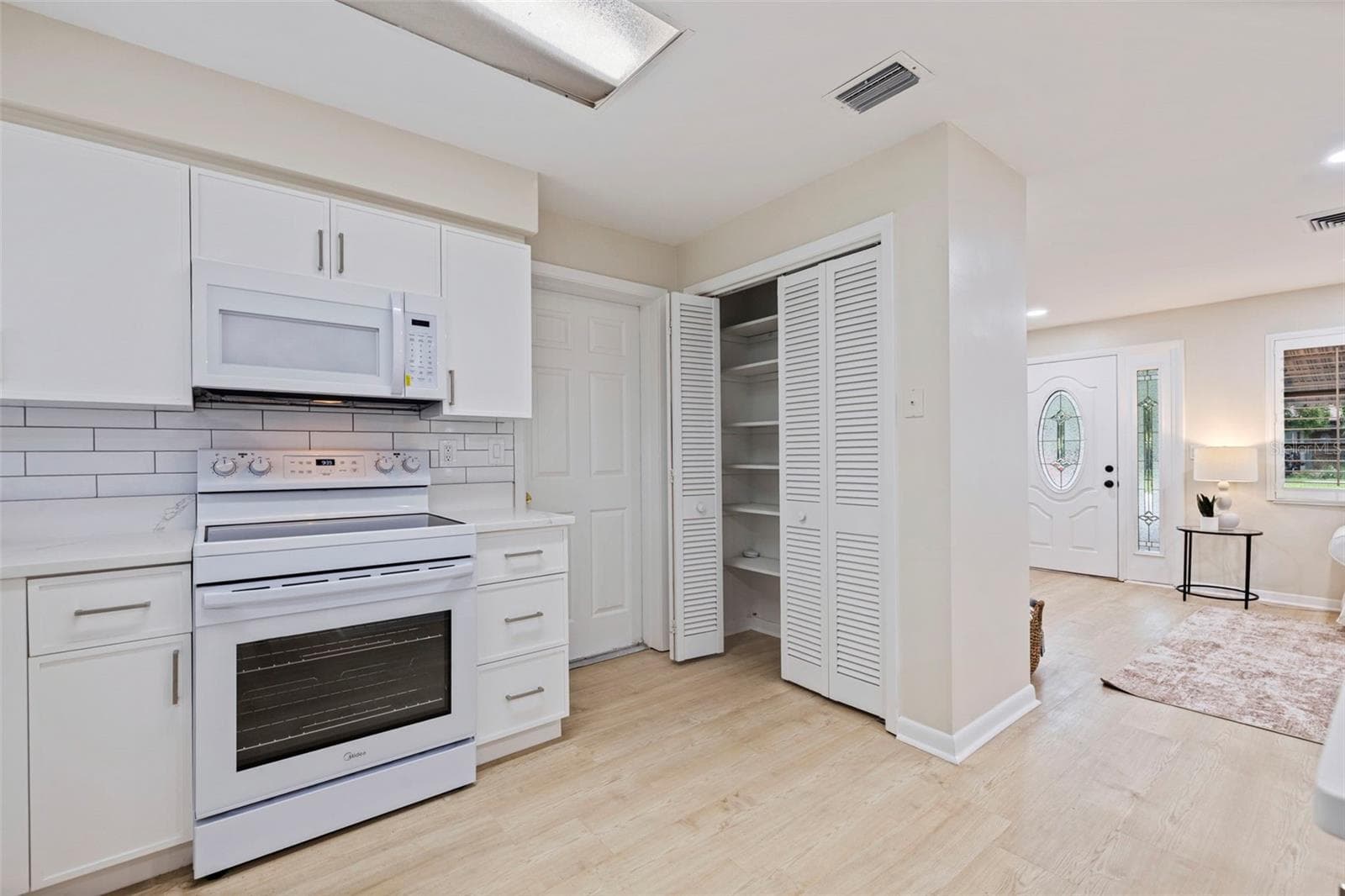 Single Family Residence at 110 N NIMBUS AVE, CLEARWATER, photo 12 of 35