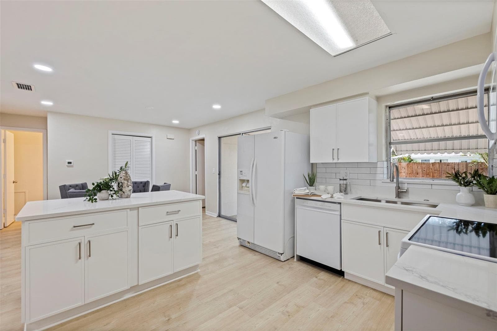 Single Family Residence at 110 N NIMBUS AVE, CLEARWATER, photo 14 of 35