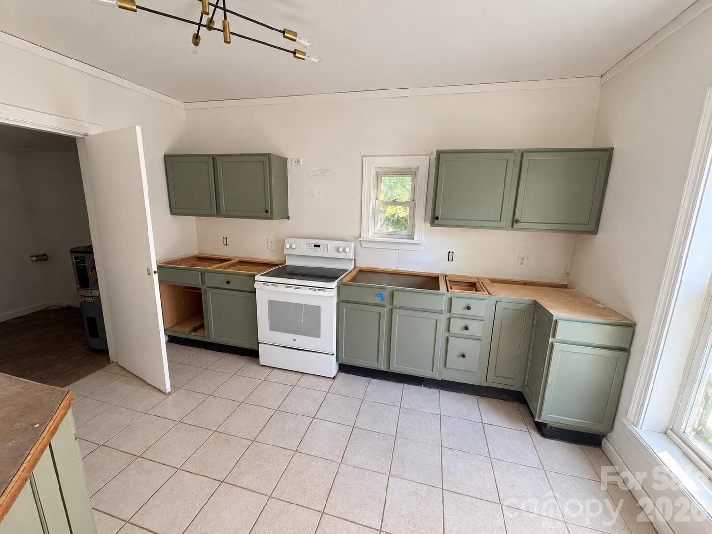 Single Family Residence at 139 Colfax Road, Statesville, photo 3 of 5