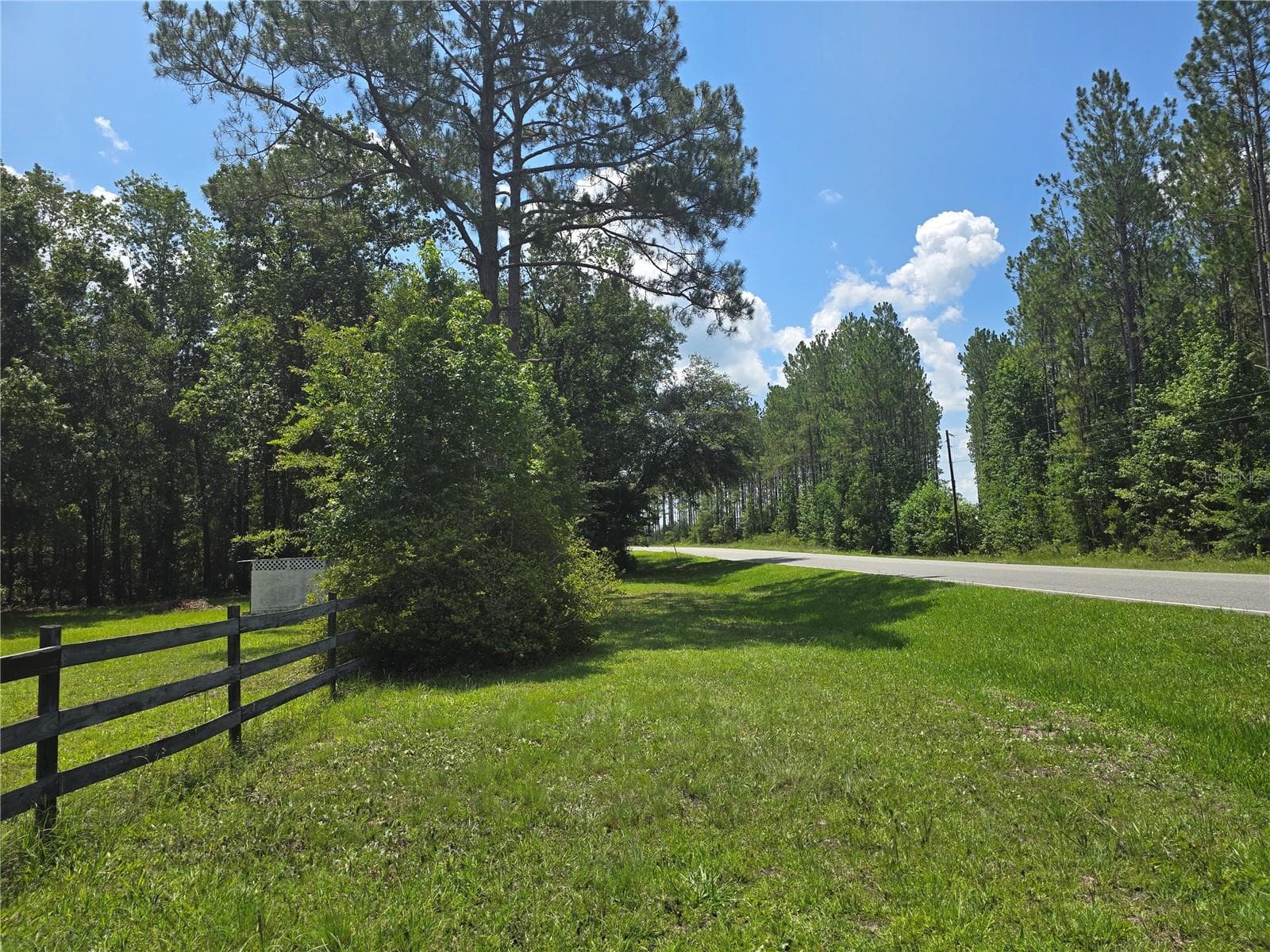 Manufactured Home at 11693 NW COUNTY ROAD 229, LAKE BUTLER, photo 11 of 29