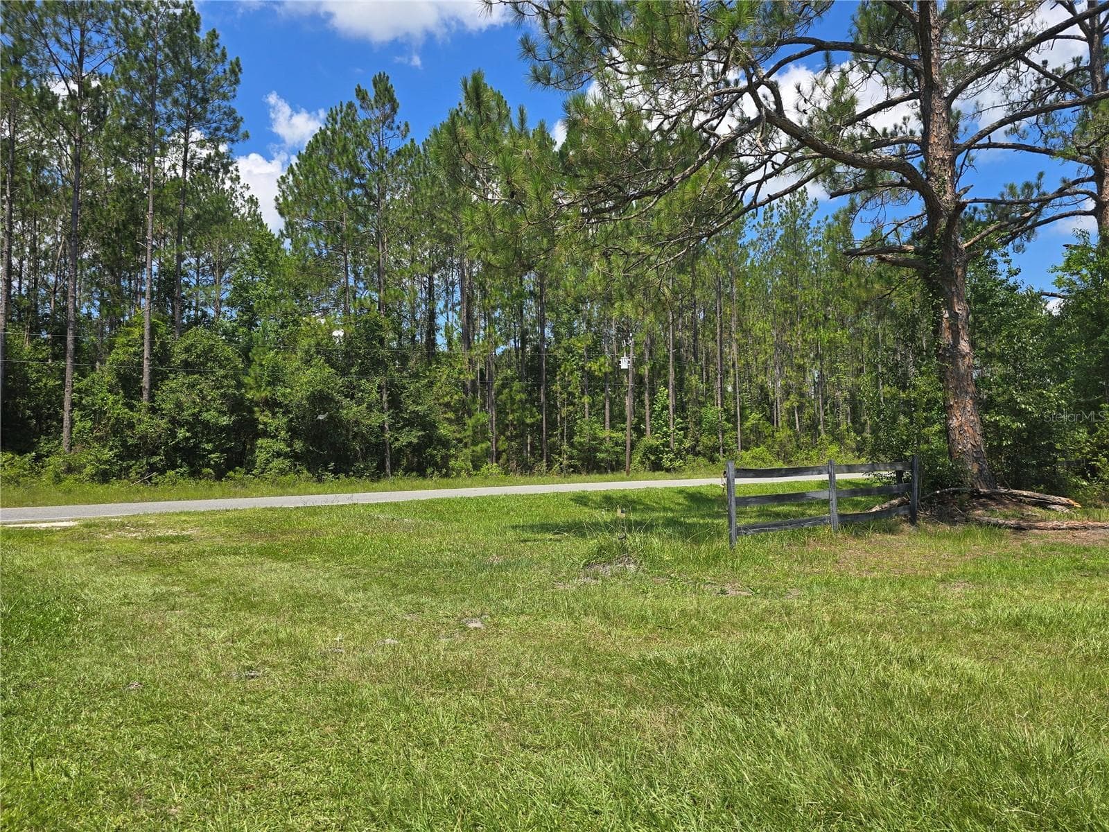 Manufactured Home at 11693 NW COUNTY ROAD 229, LAKE BUTLER, photo 14 of 29
