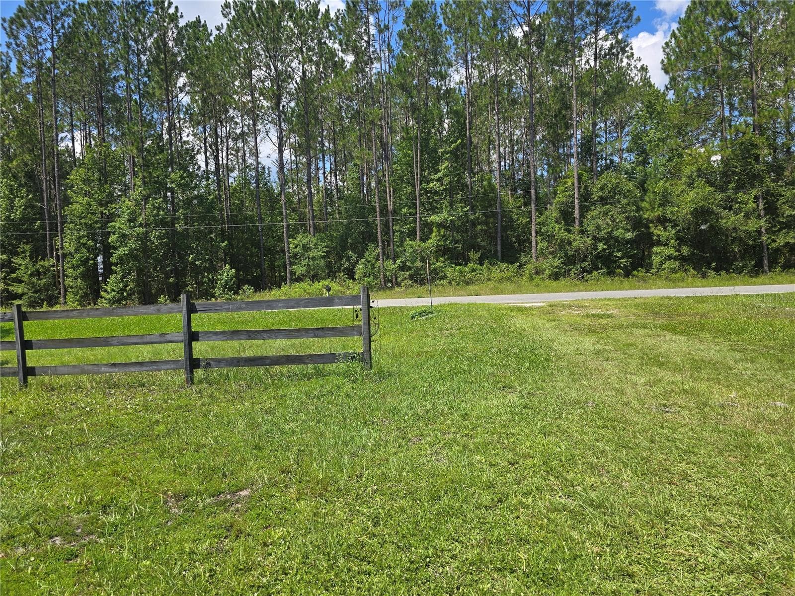 Manufactured Home at 11693 NW COUNTY ROAD 229, LAKE BUTLER, photo 15 of 29