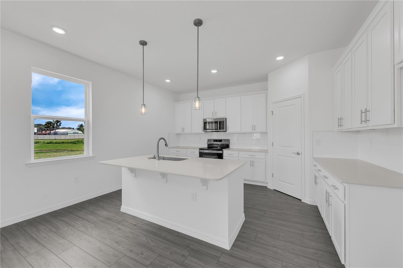 Single Family Residence at 1830 HORSETAIL DR, ST CLOUD, photo 11 of 41