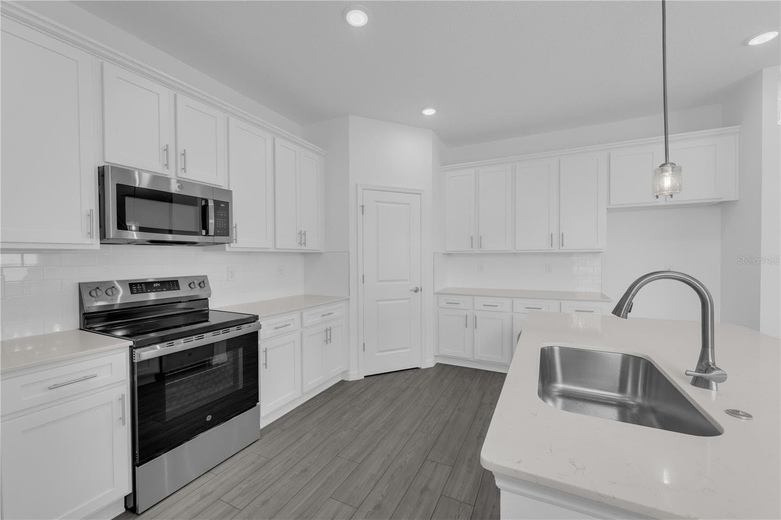 Single Family Residence at 1830 HORSETAIL DR, ST CLOUD, photo 13 of 41