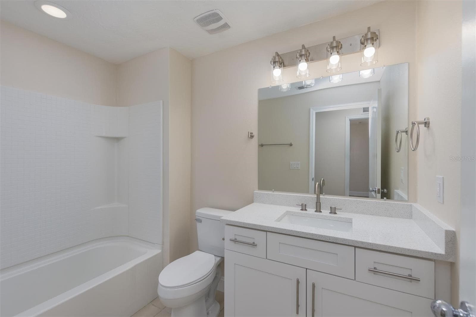 Upstairs secondary bathroom - 1485 RYLEE ROCK WAY, KISSIMMEE