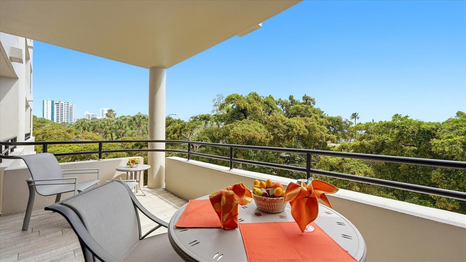 Condominium at 1255 N GULFSTREAM AVE #204, SARASOTA, photo 4 of 31