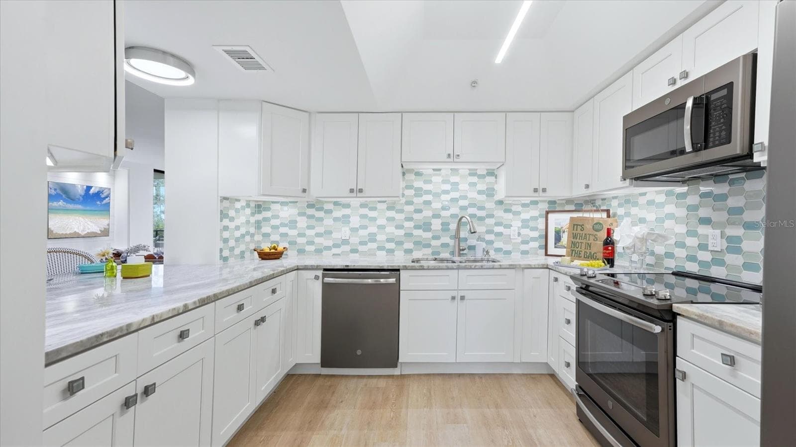 Condominium at 1255 N GULFSTREAM AVE #204, SARASOTA, photo 9 of 31
