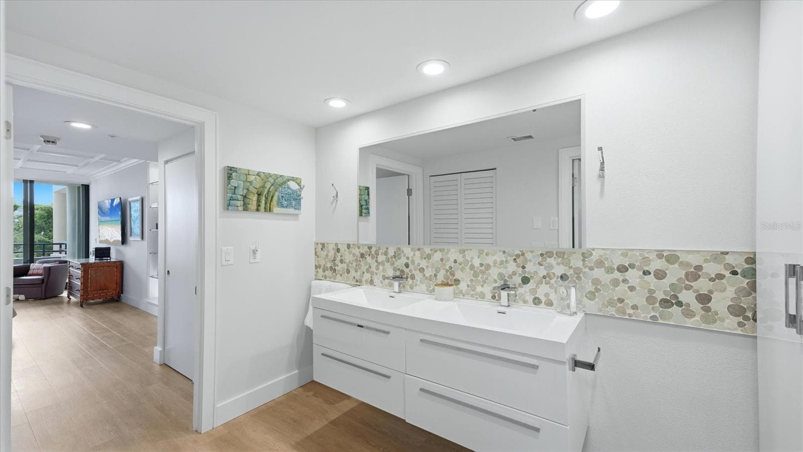 Condominium at 1255 N GULFSTREAM AVE #204, SARASOTA, photo 18 of 31