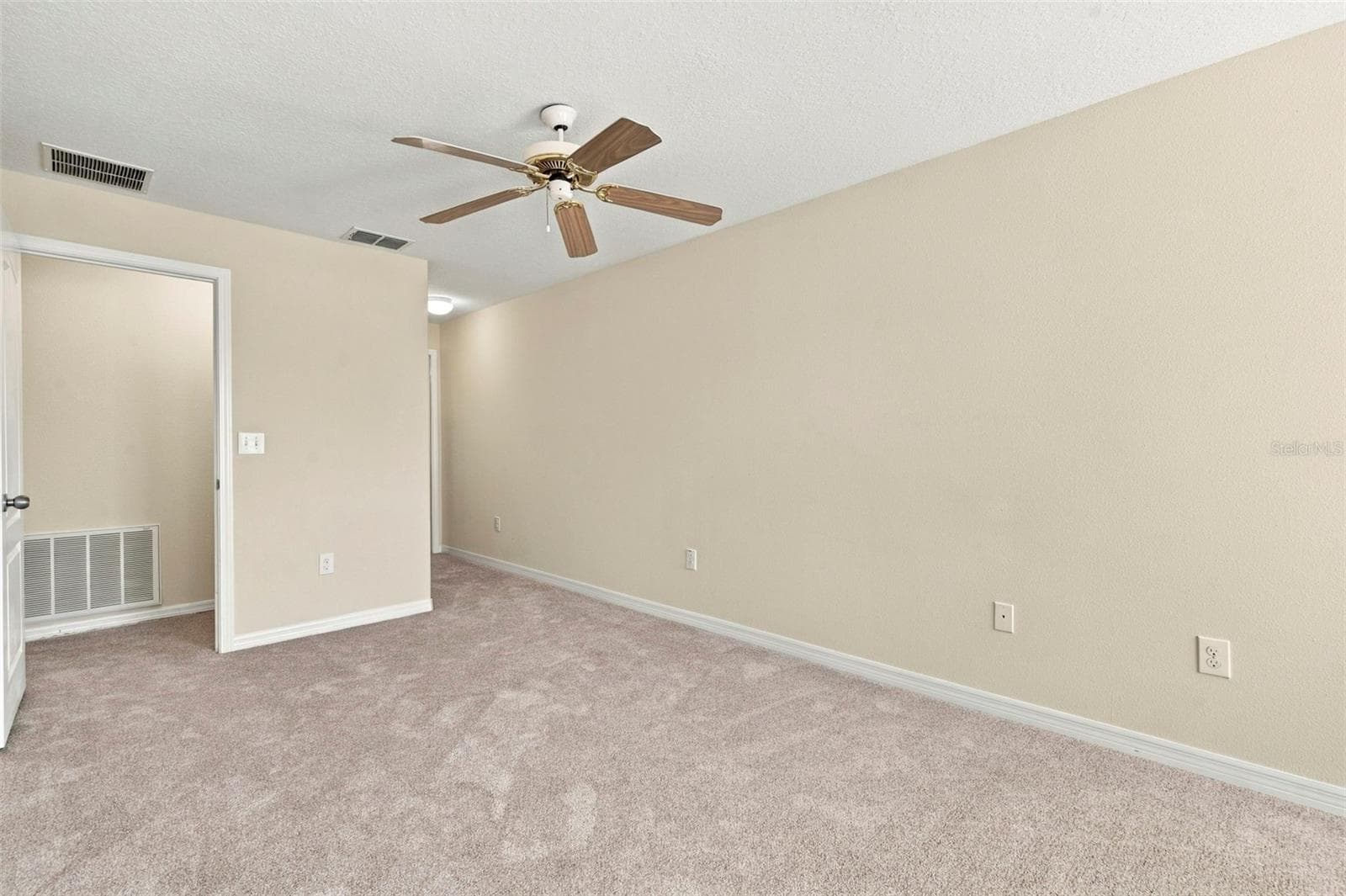 Townhouse at 9726 TRUMPET VINE LOOP, TRINITY, photo 9 of 48