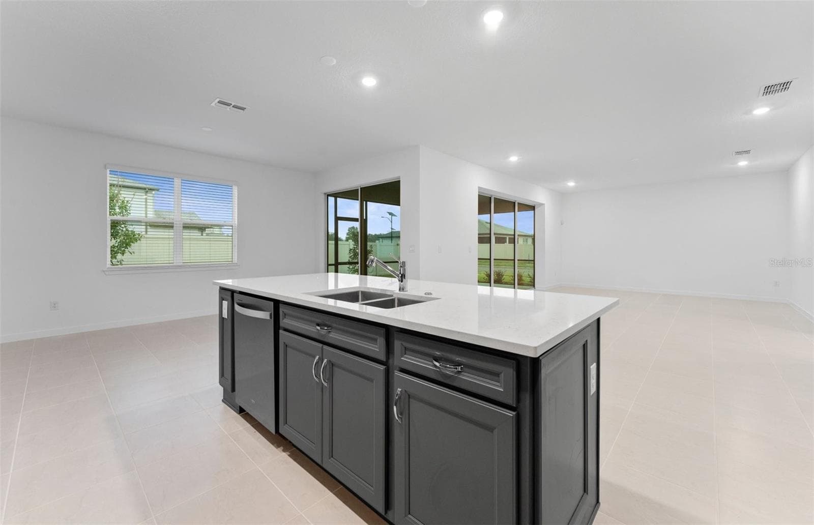 Model Representation - 37231 CLINCH CIR, ZEPHYRHILLS