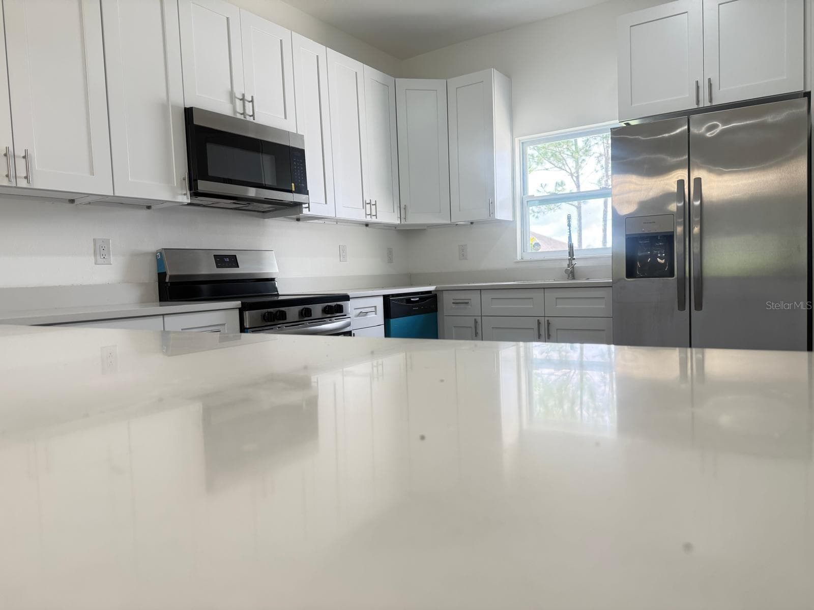 Duplex at 5301 - 5303 PEBBLE BEACH DR, SEBRING, photo 8 of 25