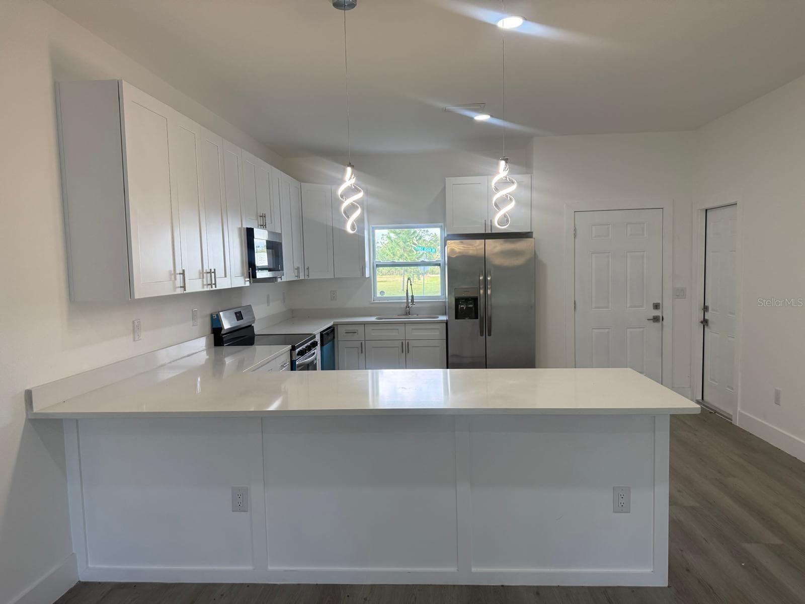 Duplex at 5301 - 5303 PEBBLE BEACH DR, SEBRING, photo 10 of 25