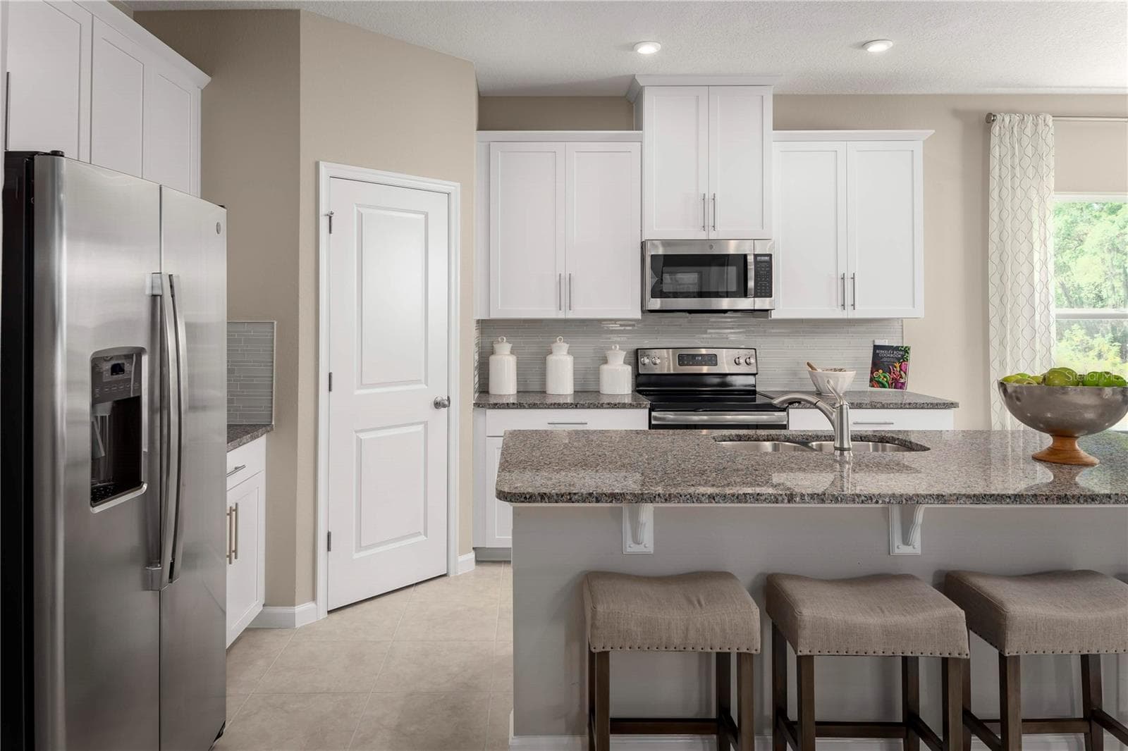 Single Family Residence at 1075 OCEAN LODGE RD, LADY LAKE, photo 5 of 25