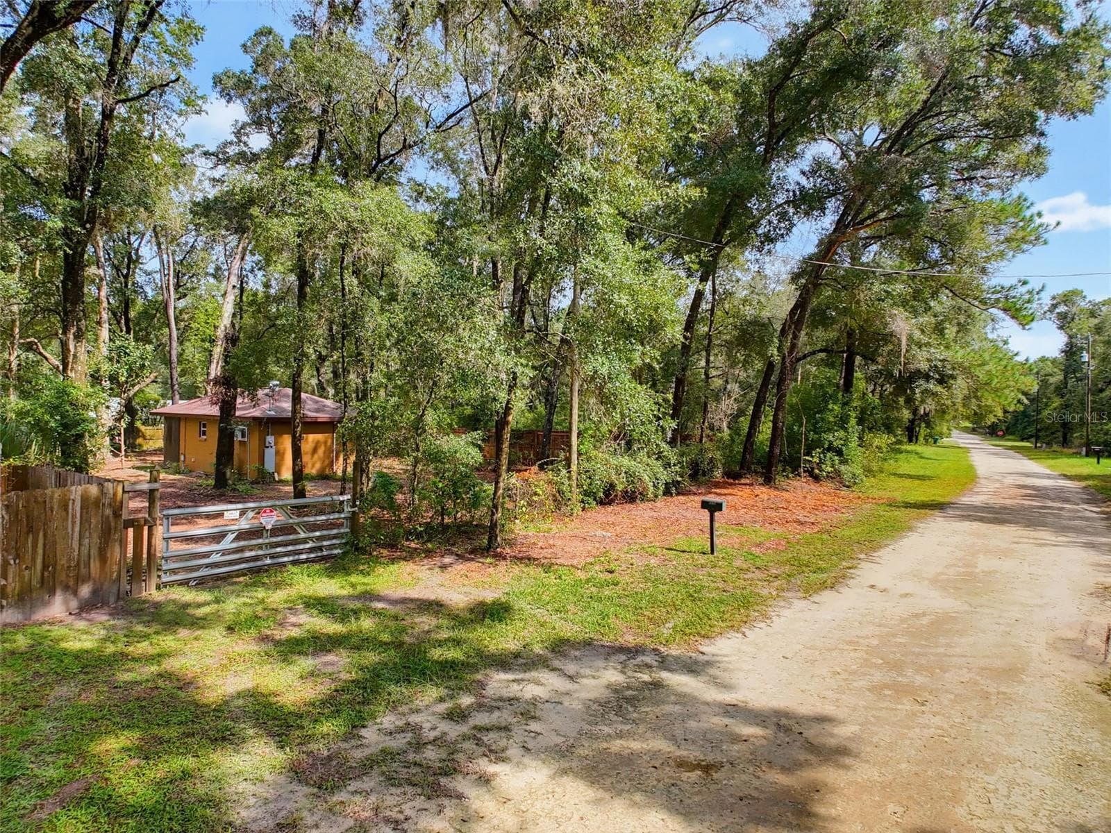 Single Family Residence at 19355 SAINT GEORGE DR, DUNNELLON, photo 4 of 39