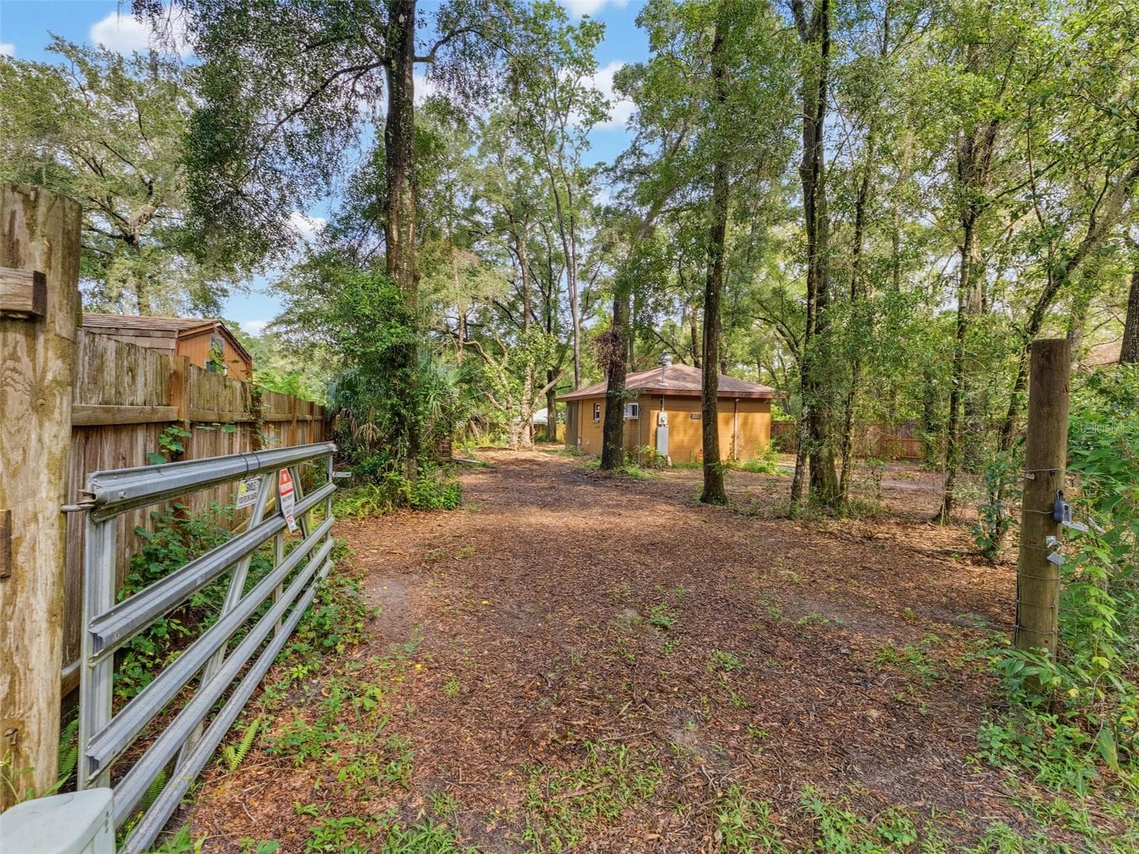 Single Family Residence at 19355 SAINT GEORGE DR, DUNNELLON, photo 6 of 39