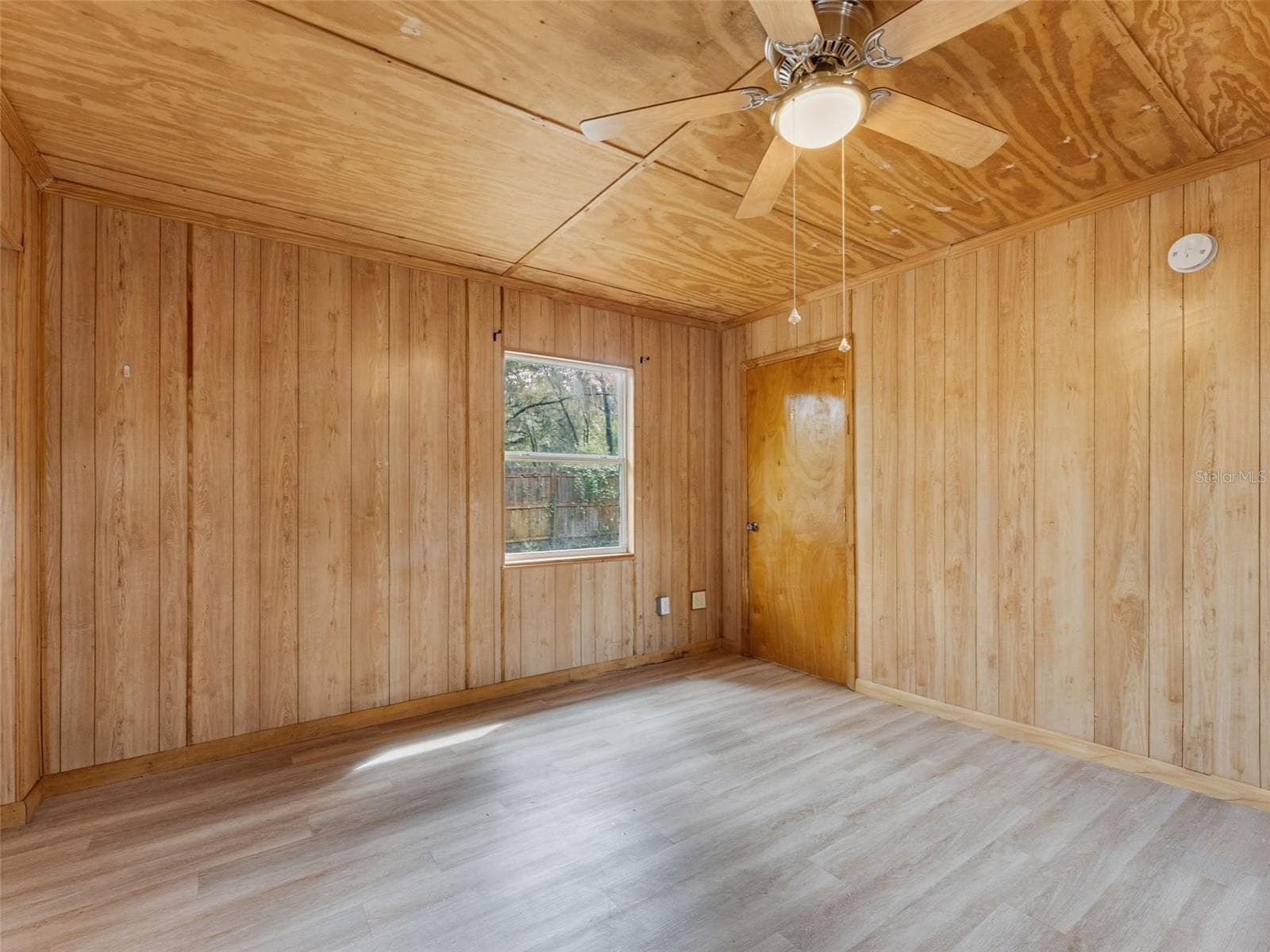Single Family Residence at 19355 SAINT GEORGE DR, DUNNELLON, photo 16 of 39