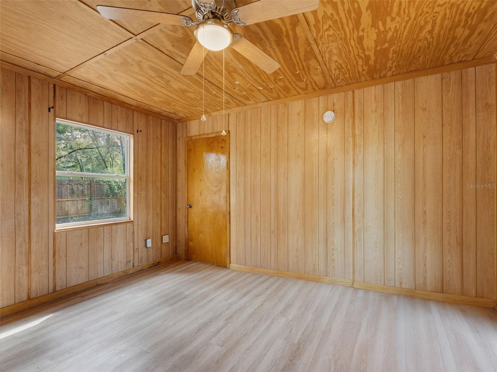 Single Family Residence at 19355 SAINT GEORGE DR, DUNNELLON, photo 17 of 39