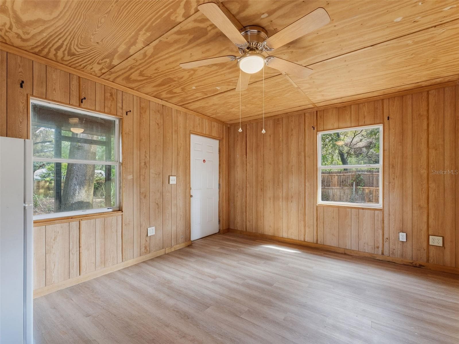 Single Family Residence at 19355 SAINT GEORGE DR, DUNNELLON, photo 19 of 39