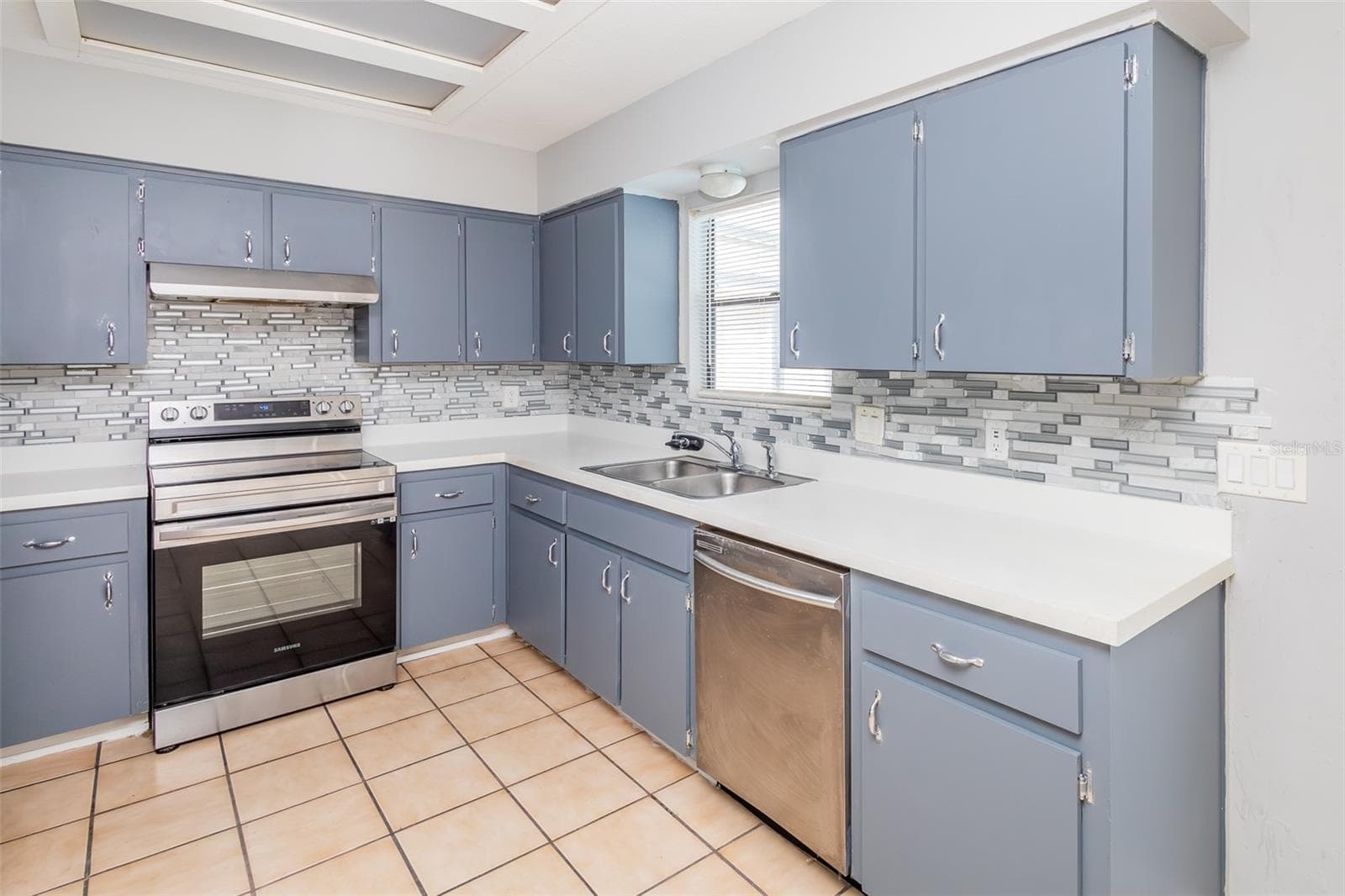 Single Family Residence at 4226 CLOVERLEAF PL, CASSELBERRY, photo 9 of 32