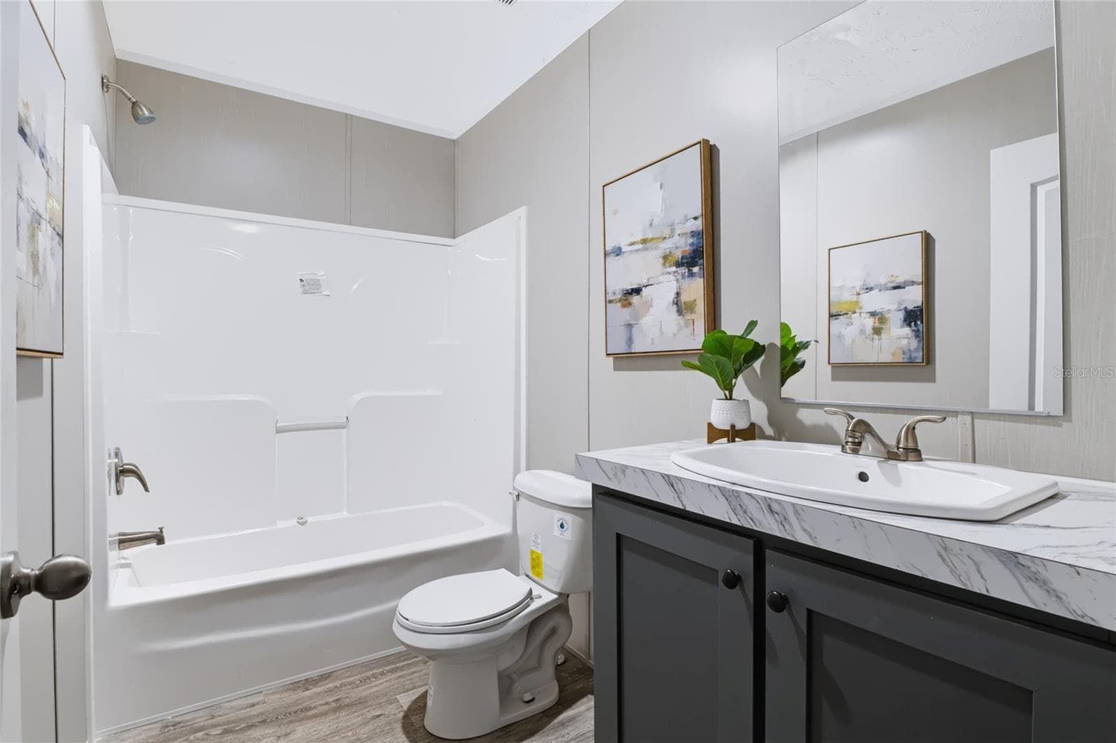 Guest Bath - 25124 HUCKLEBERRY WAY, ASTATULA