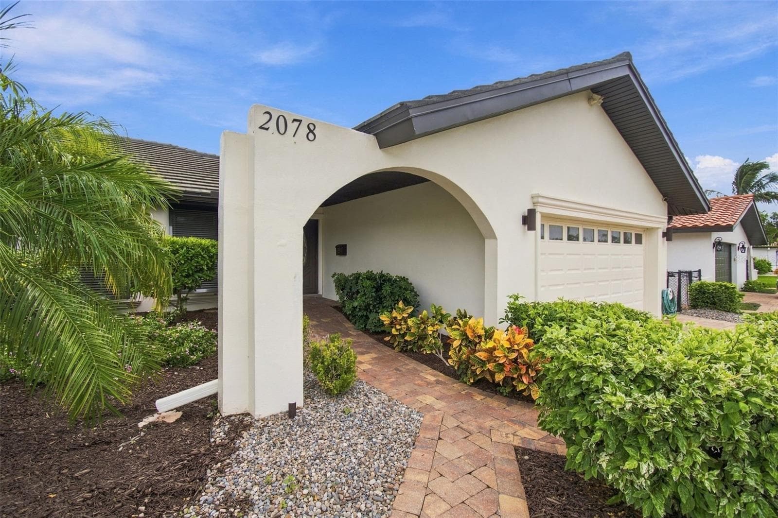 Single Family Residence at 2078 NE MONTANA AVE NE, ST PETERSBURG, photo 8 of 77