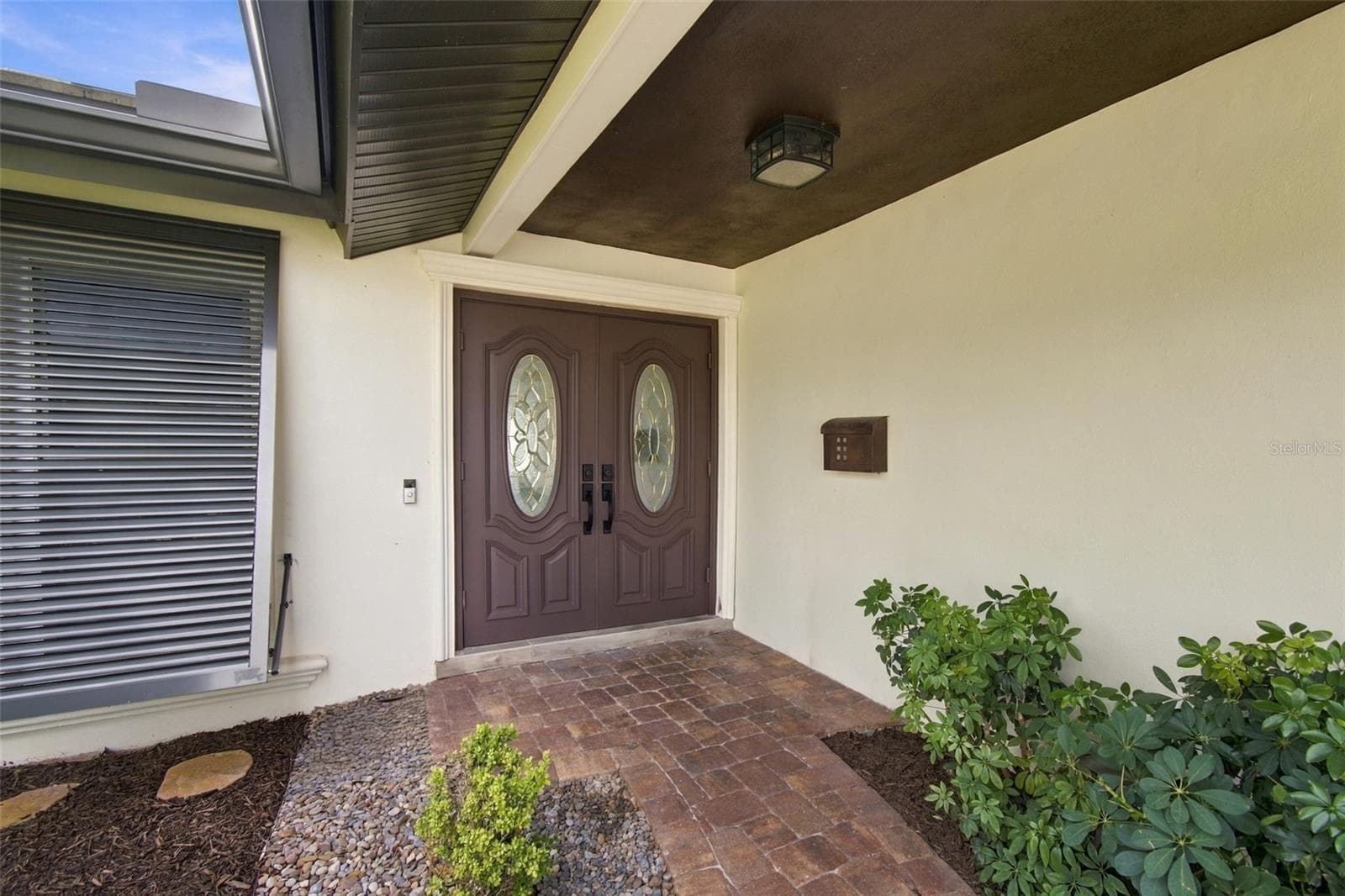 Single Family Residence at 2078 NE MONTANA AVE NE, ST PETERSBURG, photo 11 of 77
