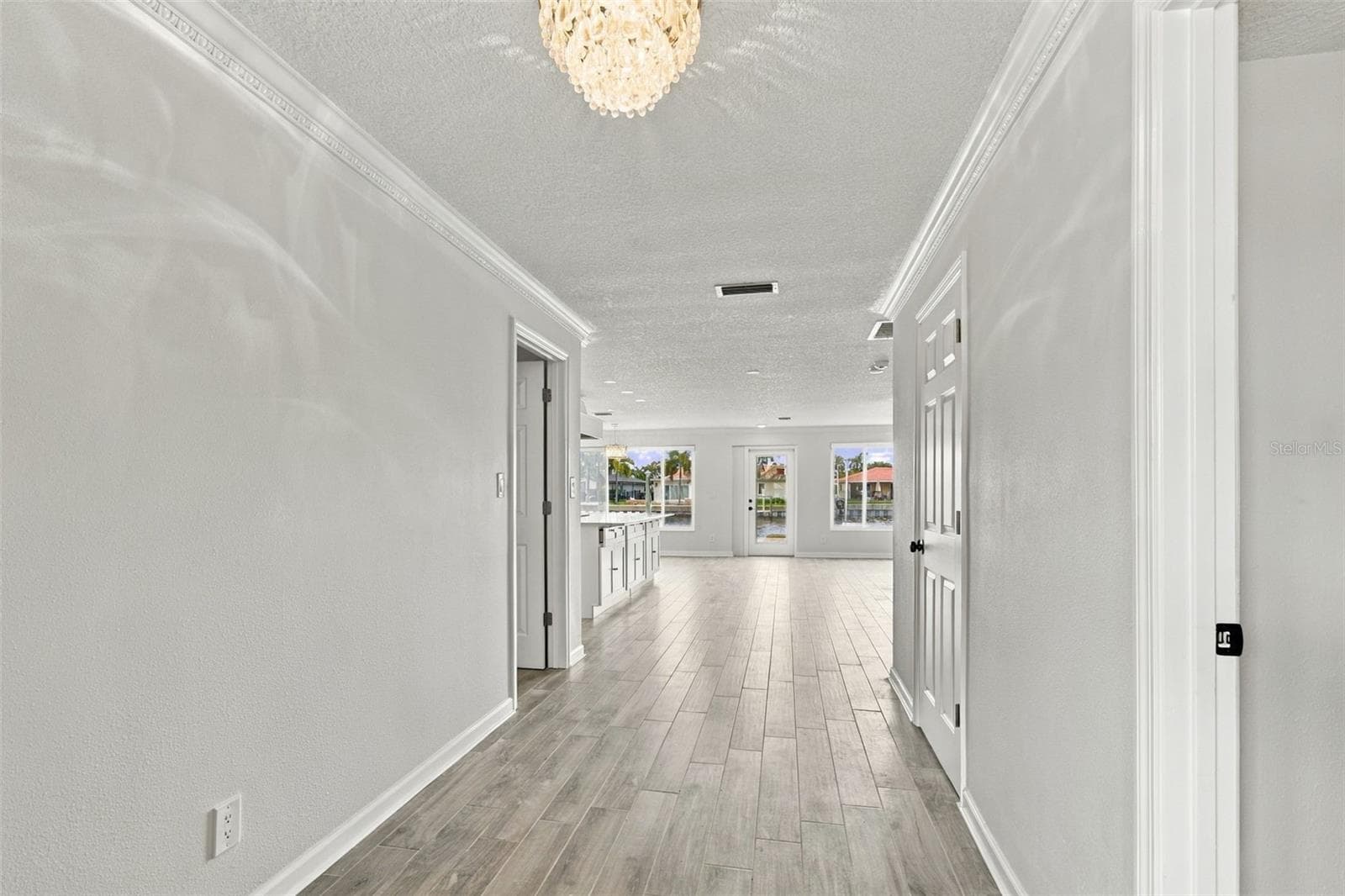 Single Family Residence at 2078 NE MONTANA AVE NE, ST PETERSBURG, photo 12 of 77