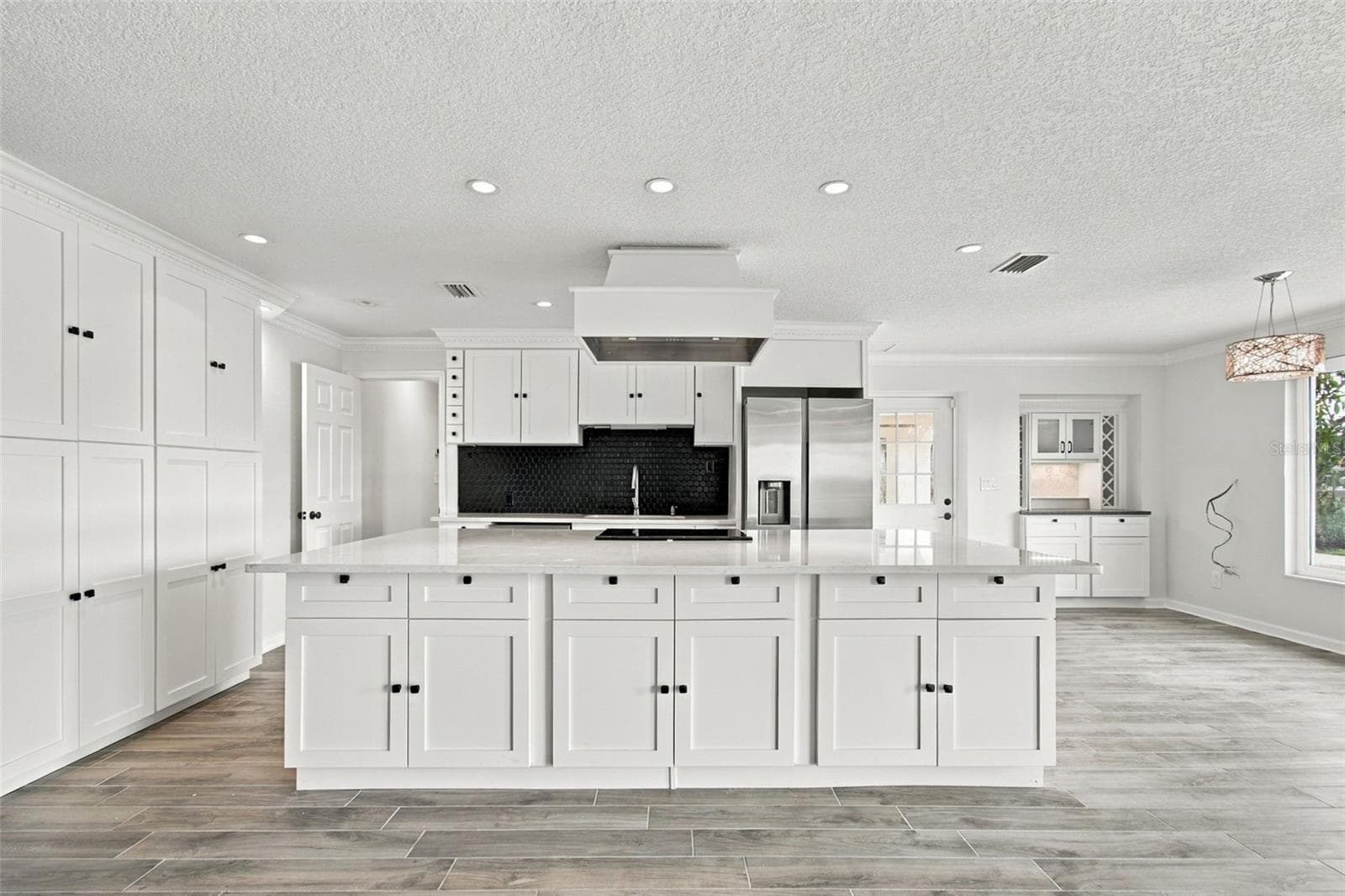 Single Family Residence at 2078 NE MONTANA AVE NE, ST PETERSBURG, photo 16 of 77